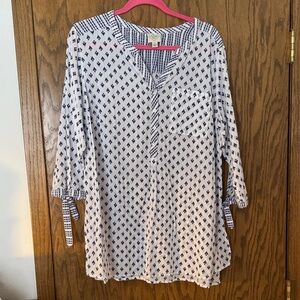 St. John's Bay White and Navy Patterned Tunic Top